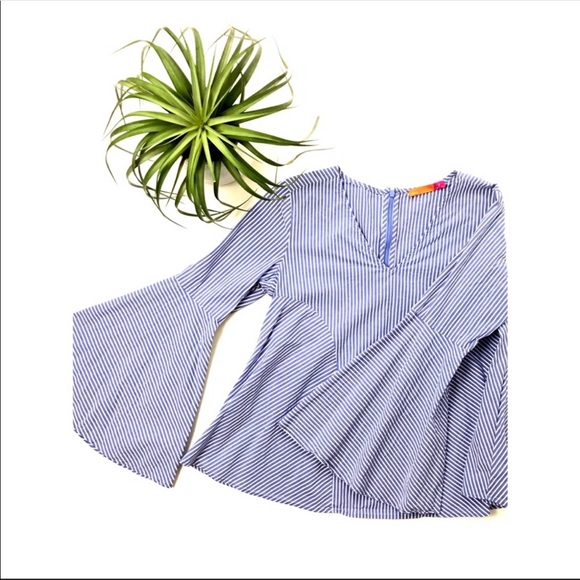 🥂[2/$30] Ava pinstripe bell sleeve striped top - Picture 2 of 6